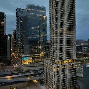 Hotel Moxy Downtown, Montreal