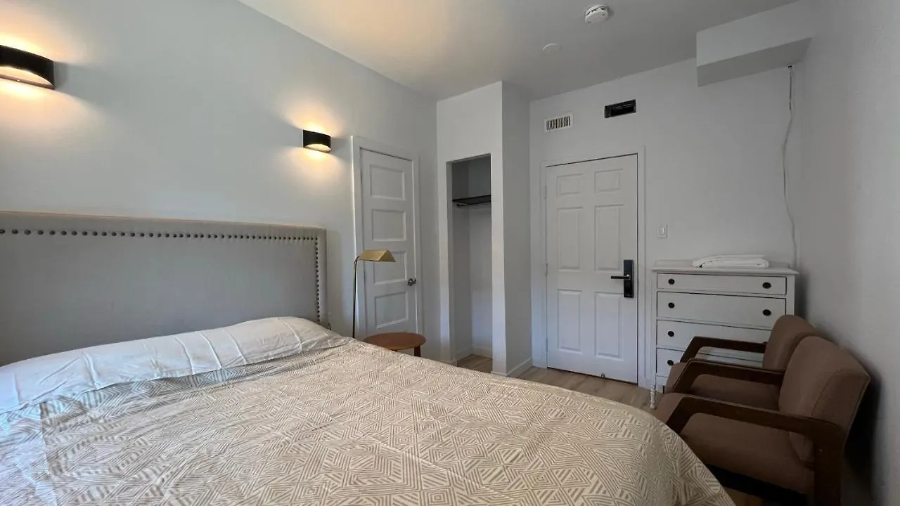 Central Hotel Montreal